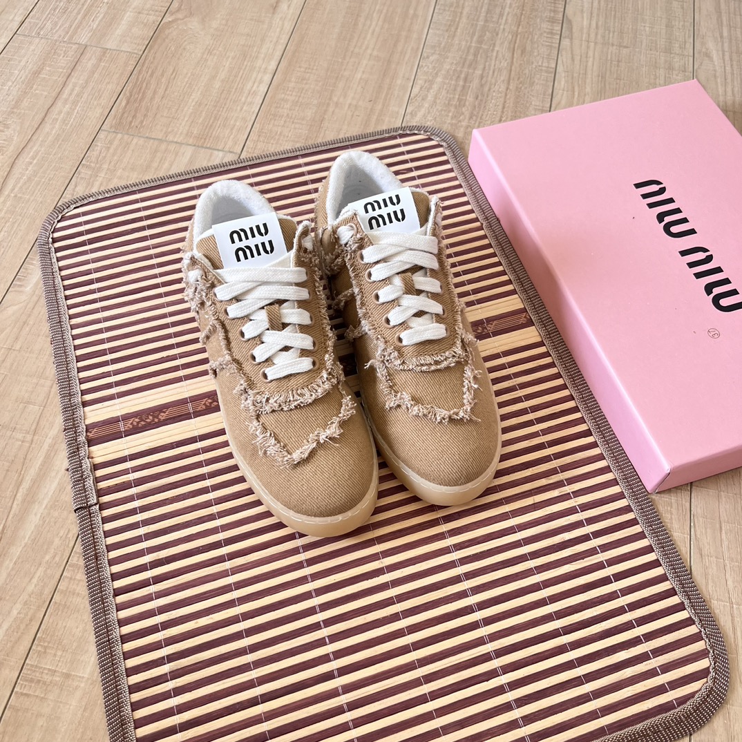 MIUMIU 미우미우 운동화