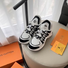 LOUIS VUITTON 루이비통 아치라이트
